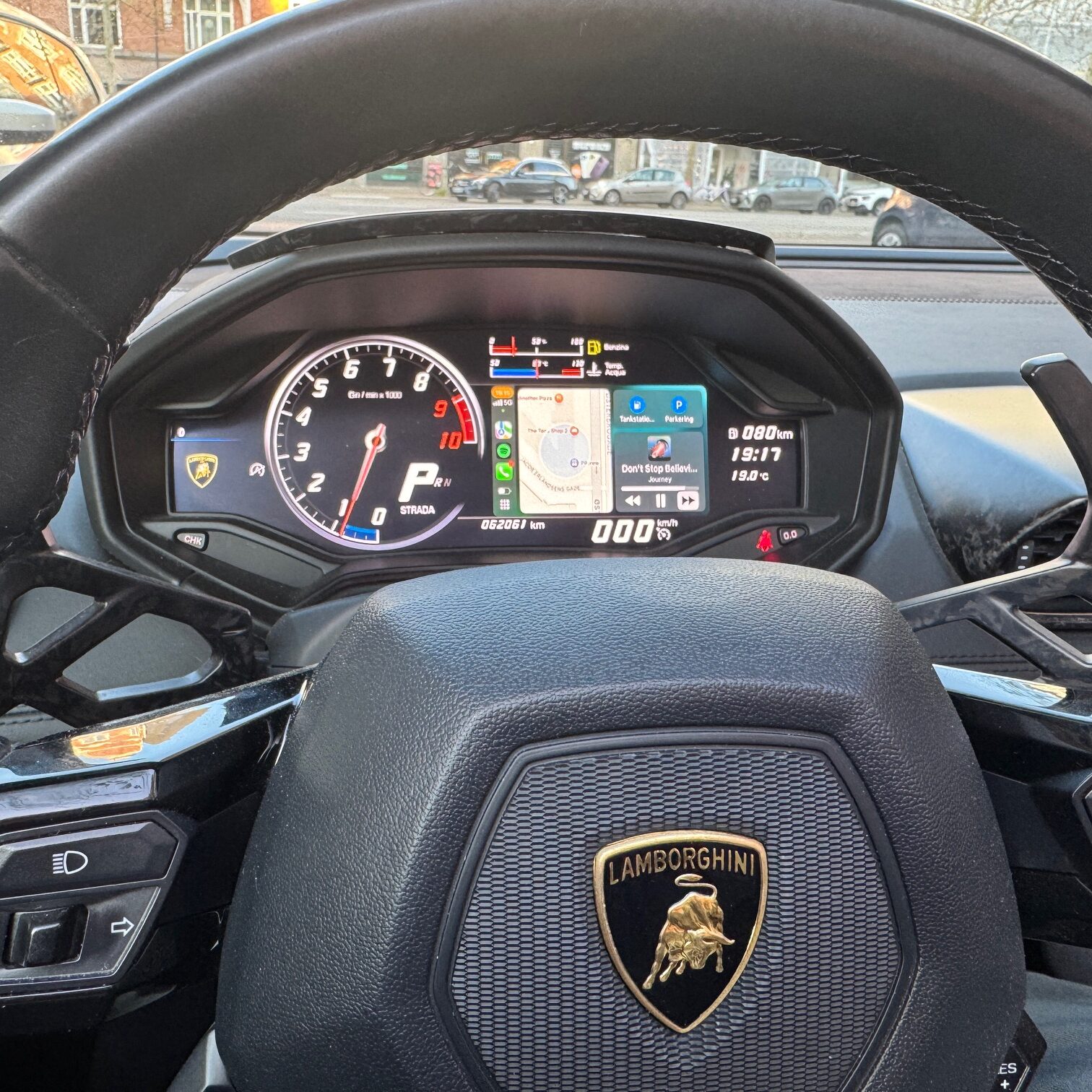 Apple carplay Lamborghini Apple carplay Lamborghini